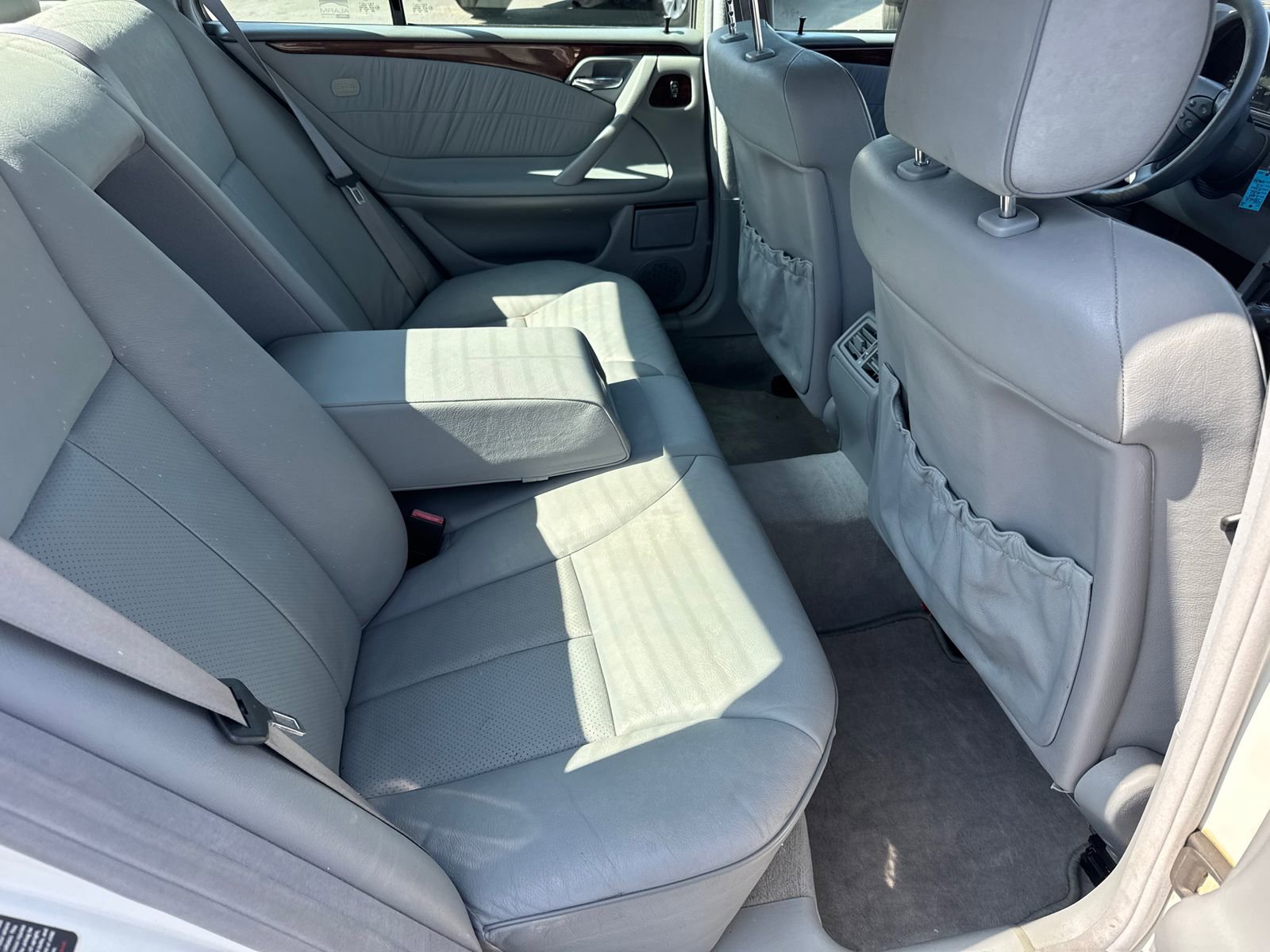 Used 2000 Mercedes-Benz E 320 Sedan image 10