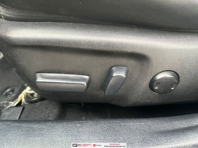 Used 2014 Toyota Camry SE FWD image 17
