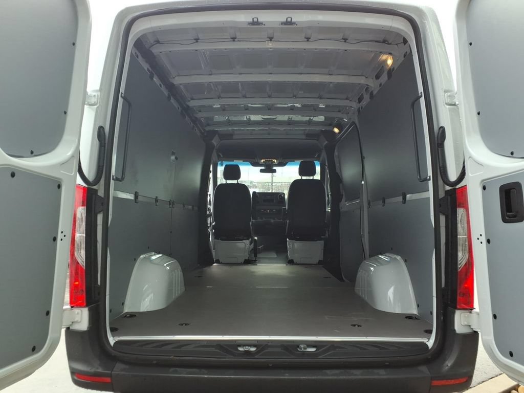 Used 2026 Mercedes-Benz Sprinter 2500 image 25
