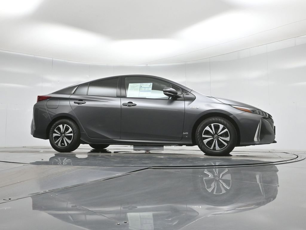 Used 2018 Toyota Prius Prime Plus image 3