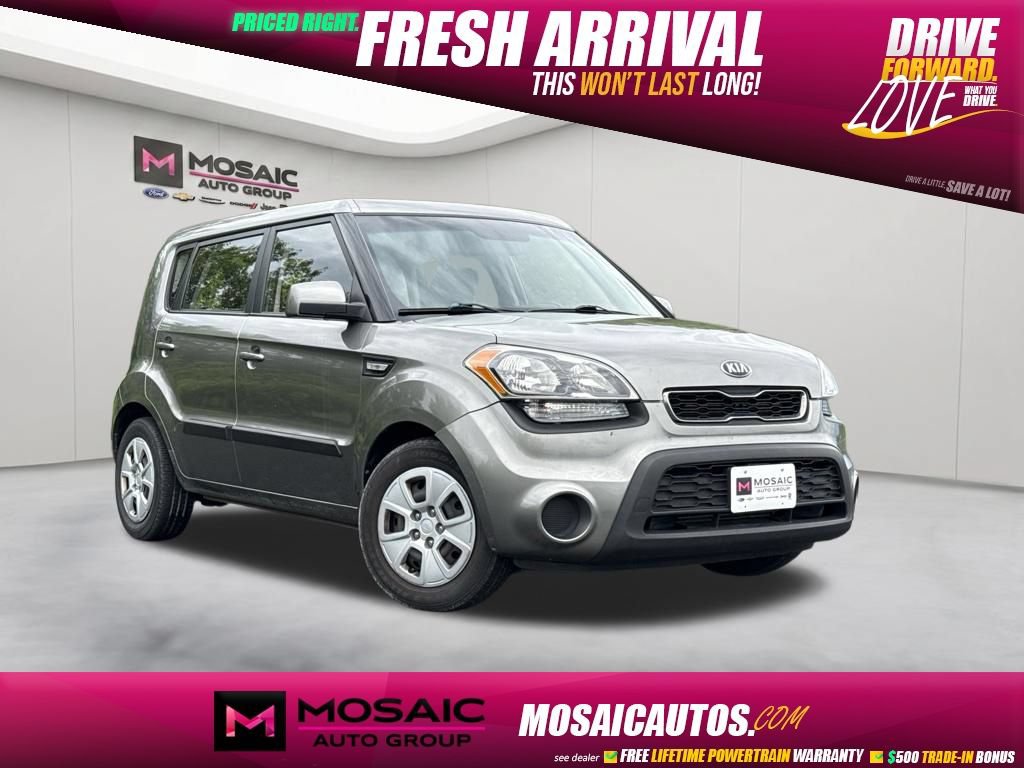 Used 2013 Kia Soul FWD image 1