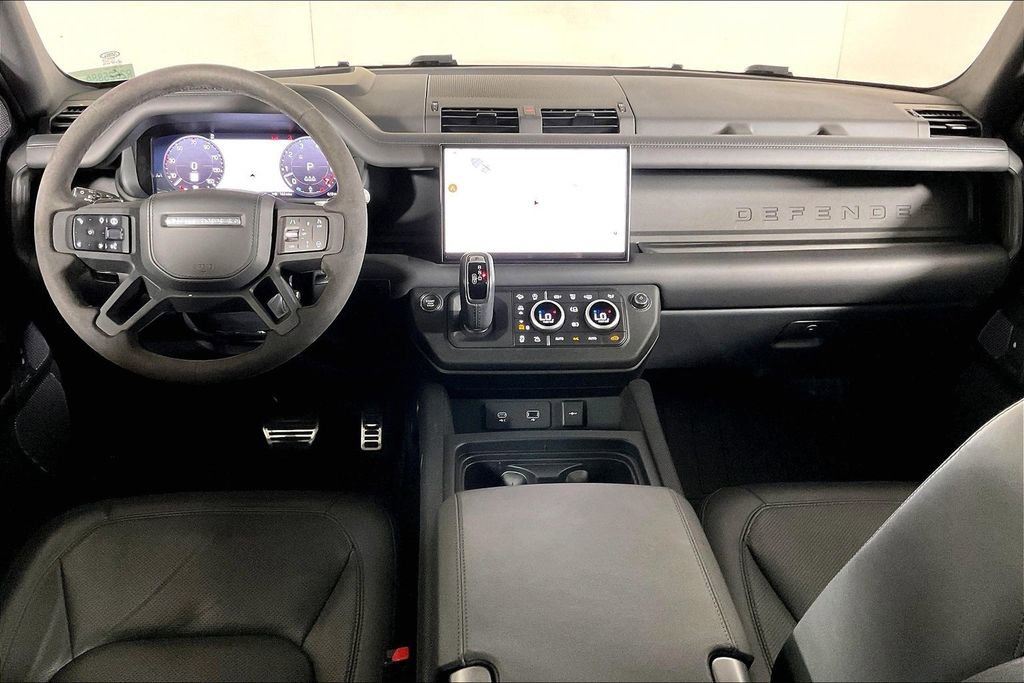 Used 2024 Land Rover Defender 110 V8 AWD/4WD image 15