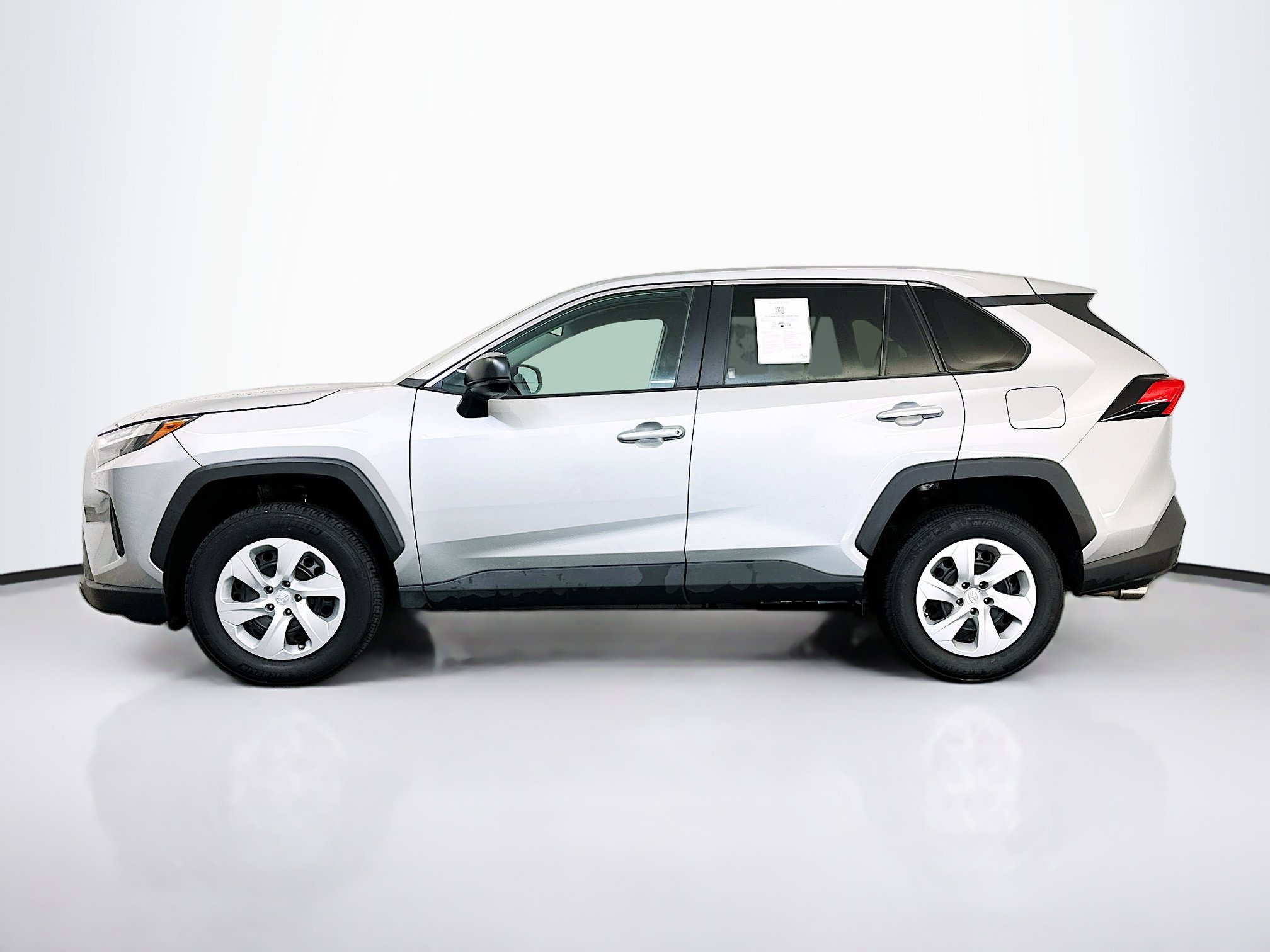 Used 2024 Toyota RAV4 LE image 4