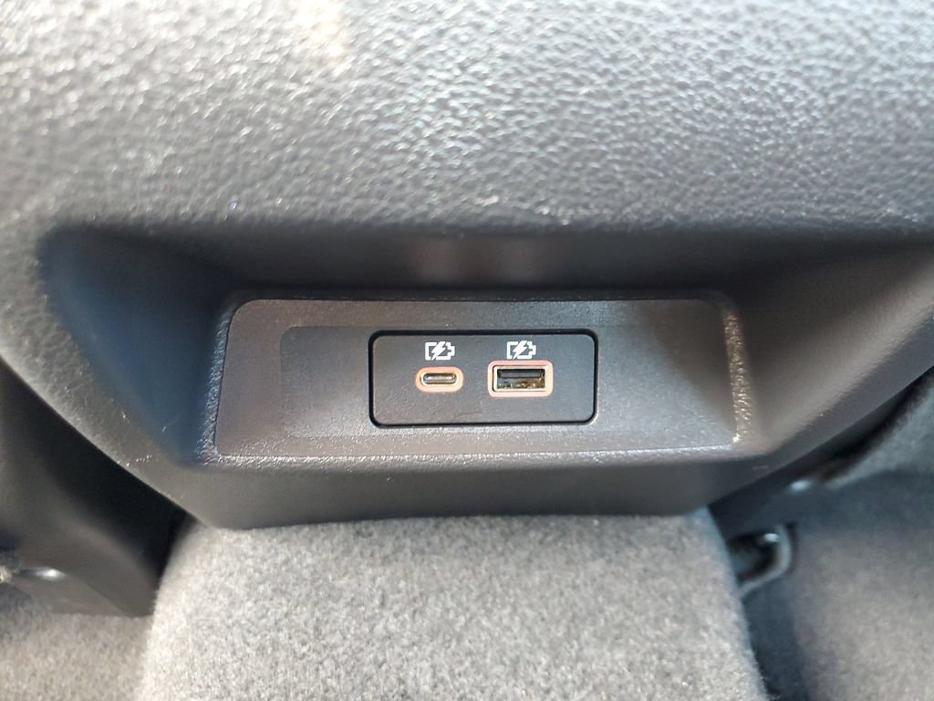 Used 2025 Nissan Altima 2.5 SV AWD/4WD image 14