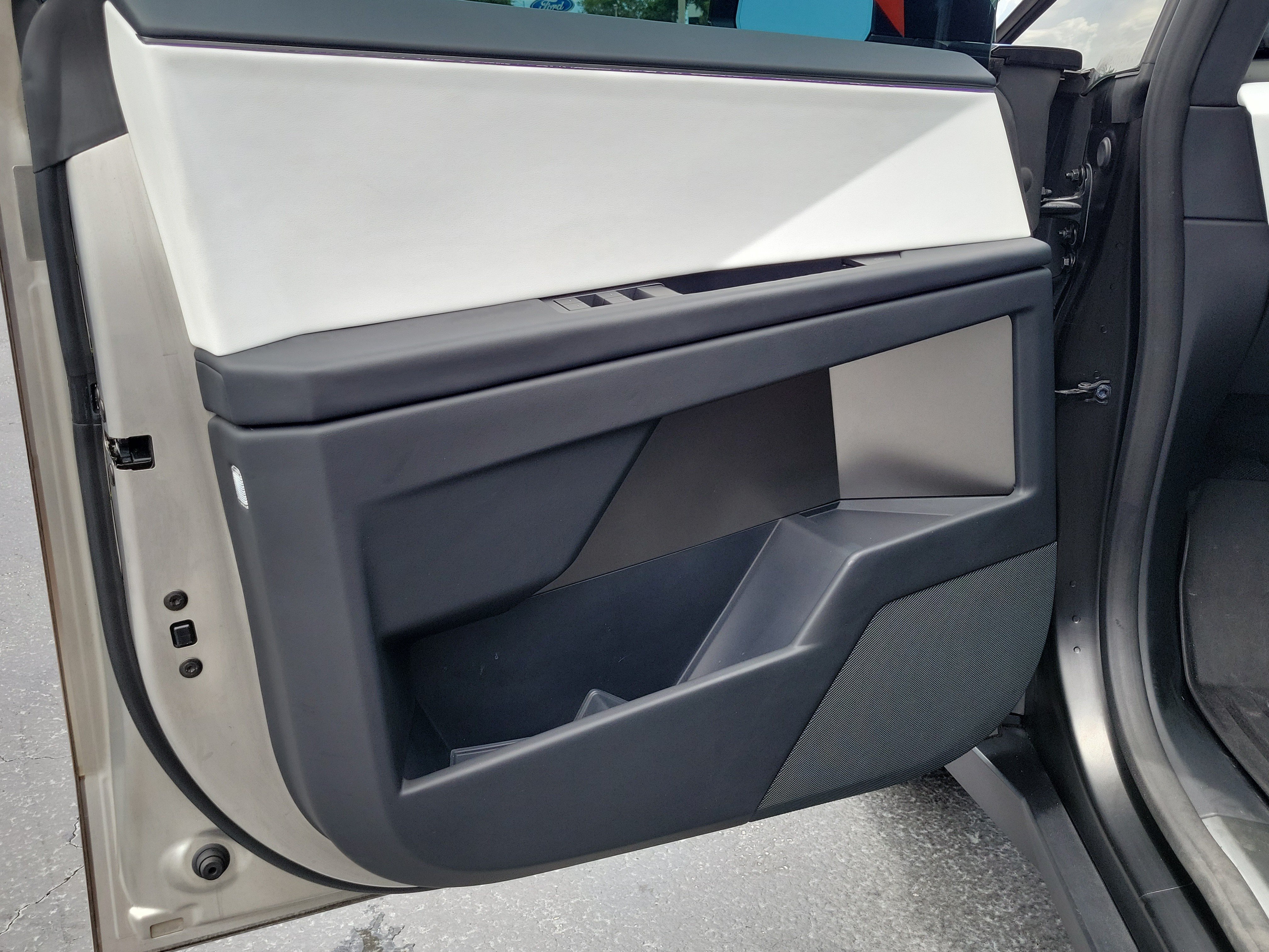 Used 2024 Tesla Cybertruck Cyberbeast AWD/4WD image 19