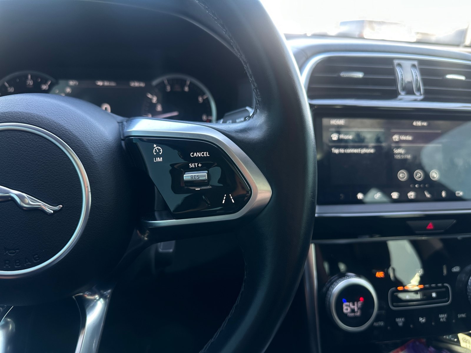 Used 2020 Jaguar XE S RWD image 21