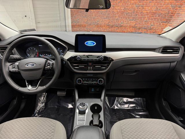 Certified 2022 Ford Escape SE w/ SE Sport Appearance Package image 12