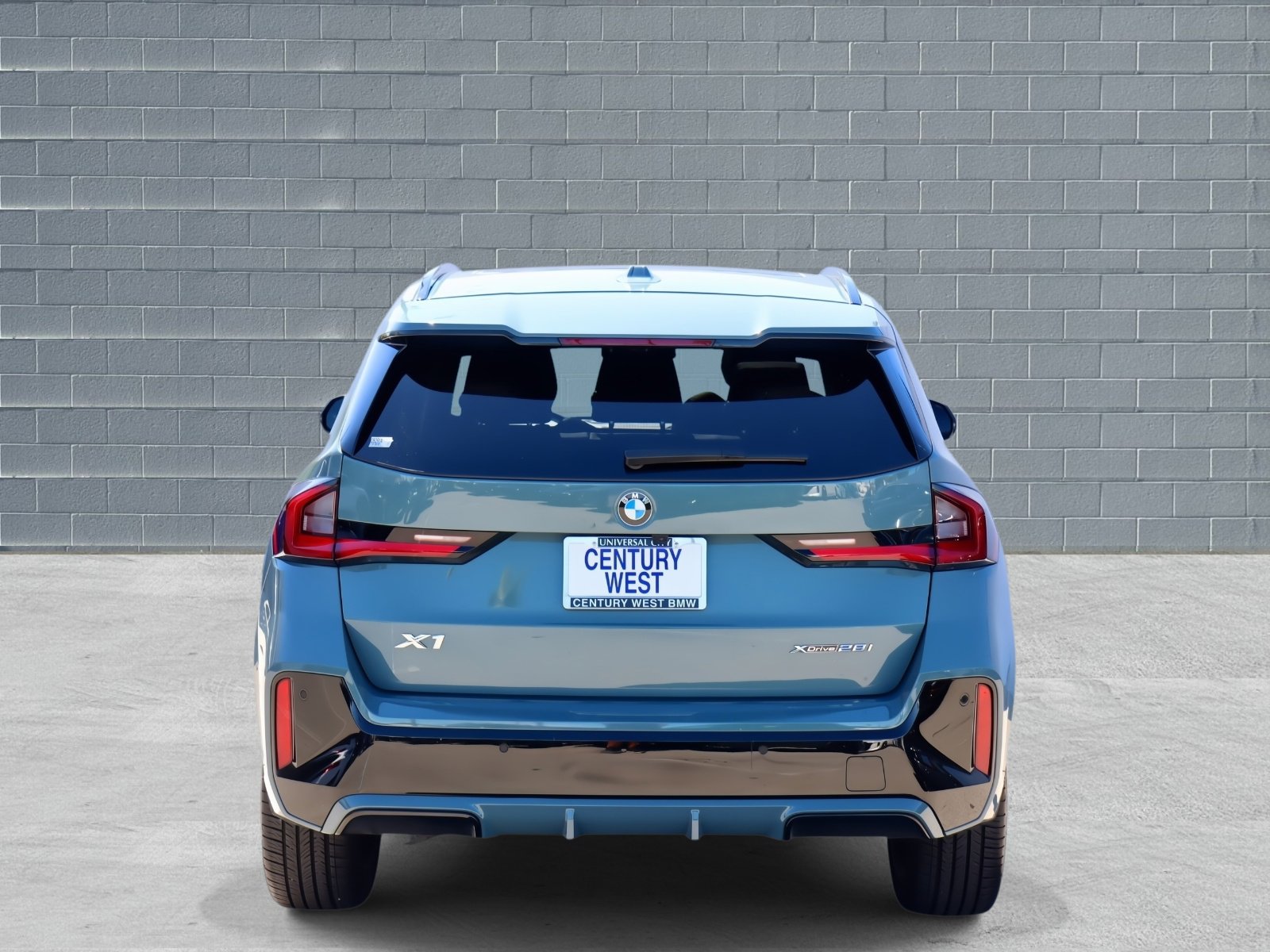 Certified 2023 BMW X1 xDrive28i w/ M Sport Package image 4