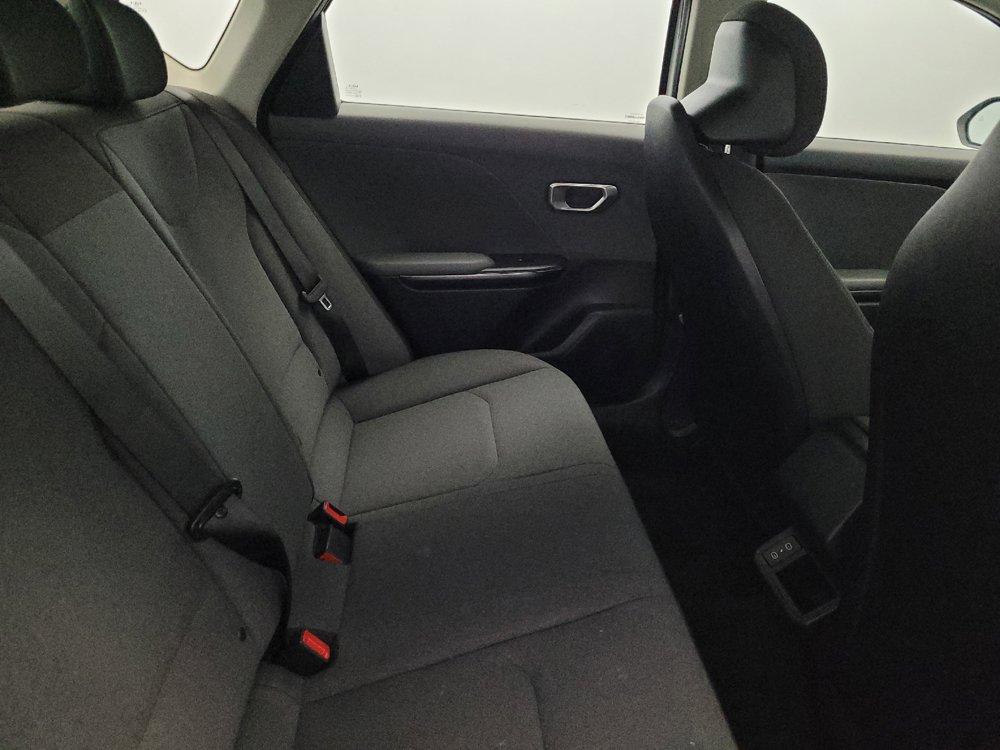 Used 2025 Kia K4 FWD image 19