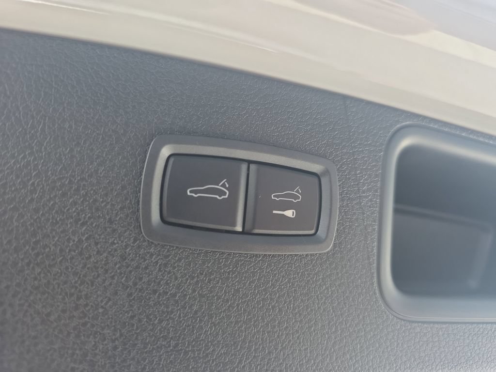 New 2026 Porsche Macan S AWD/4WD image 18
