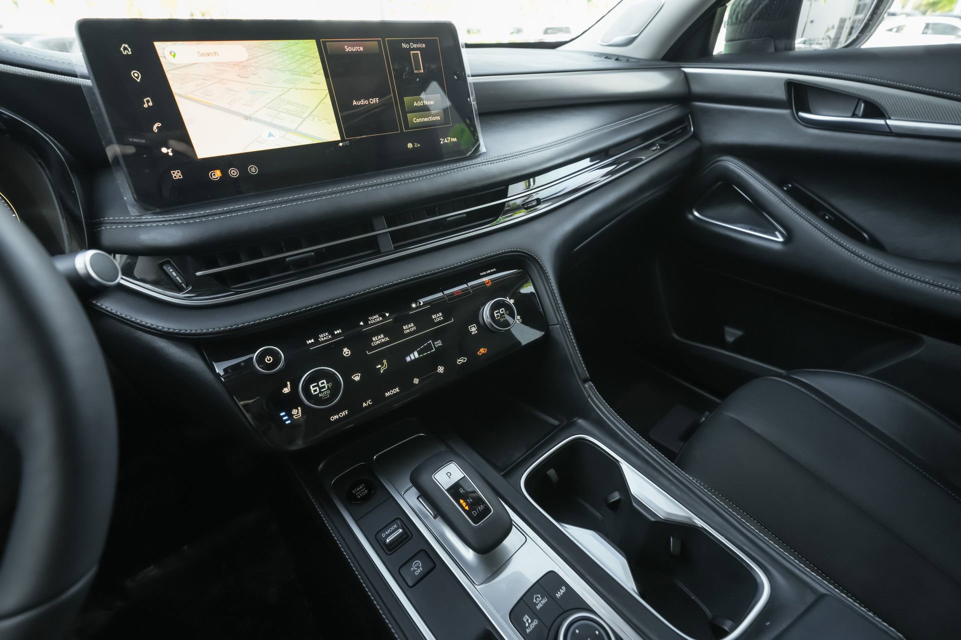 Used 2026 INFINITI QX60 Luxe w/ Cargo Package image 9