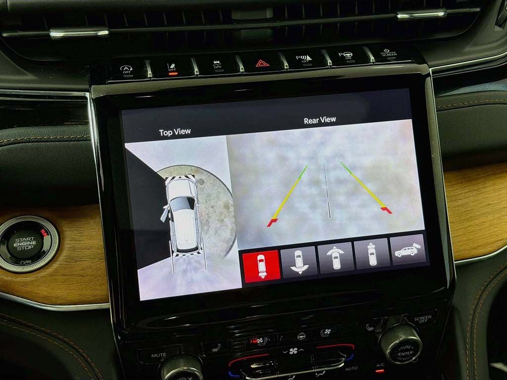 Used 2023 Jeep Grand Cherokee L Summit AWD/4WD image 43