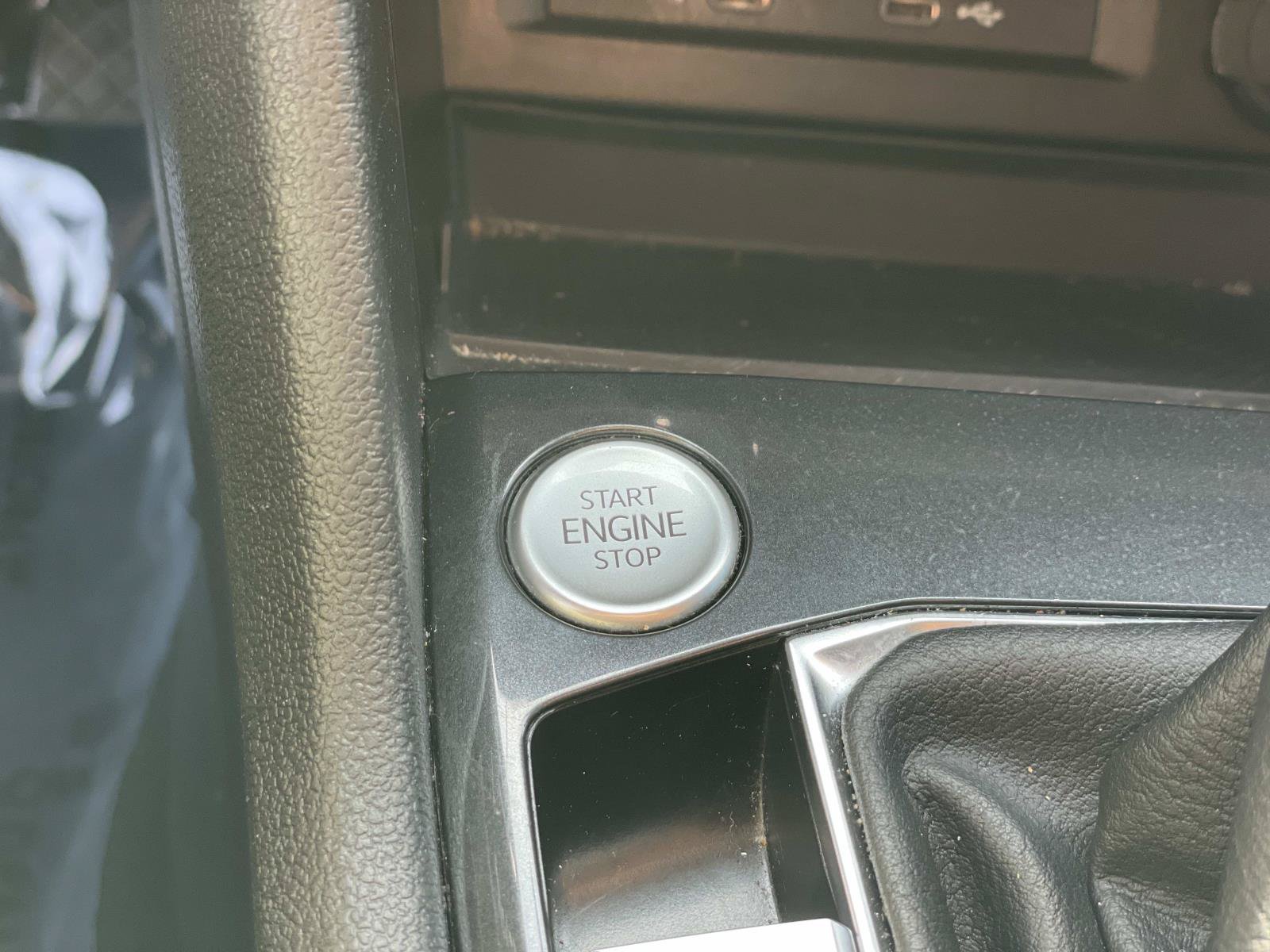 Certified 2023 Volkswagen Tiguan SE FWD image 18