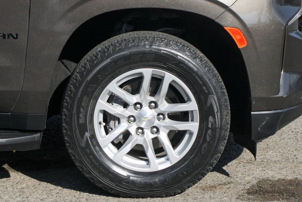 Used 2021 Chevrolet Suburban LS w/ Driver Alert Package image 42