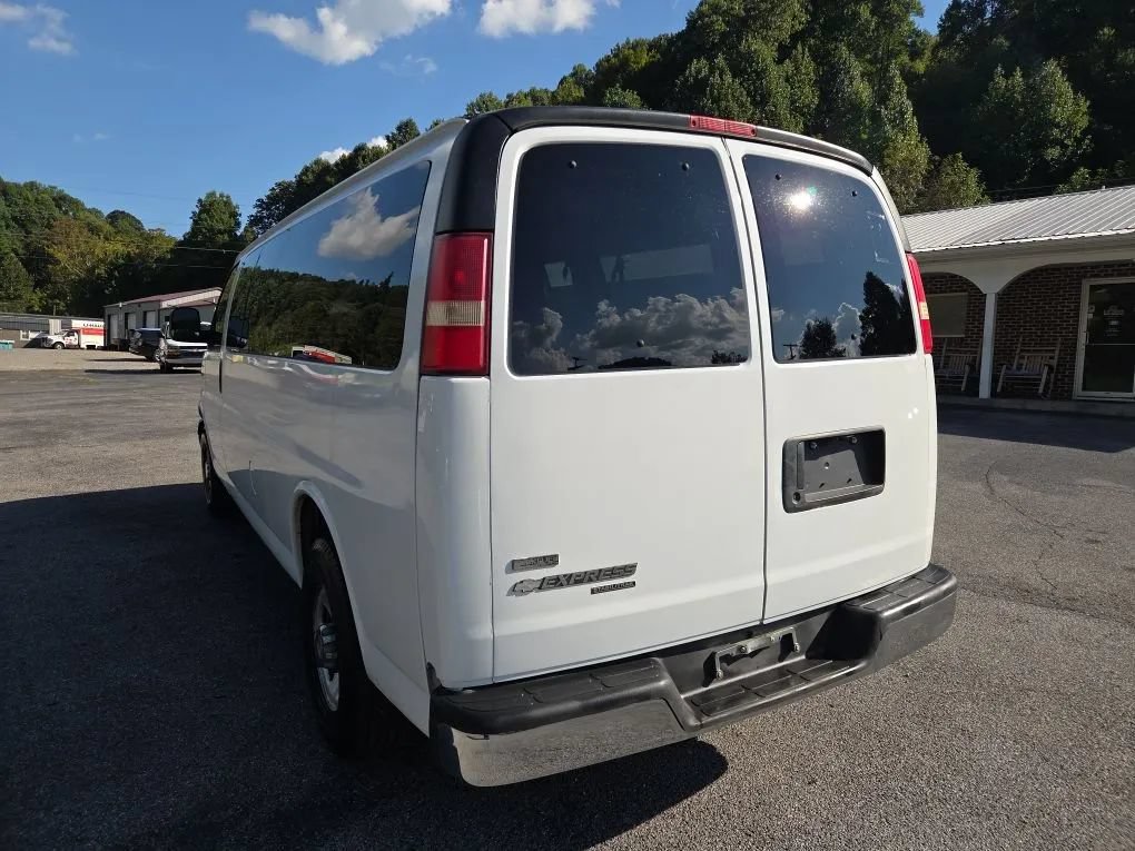 Used 2010 Chevrolet Express 3500 LT w/ LT Preferred Equipment Group RWD image 7