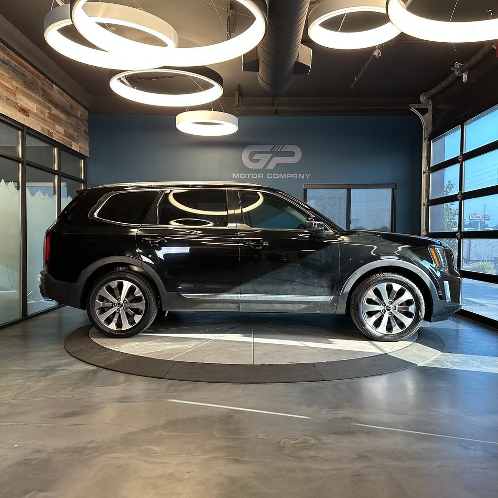 Used 2020 Kia Telluride EX w/ EX Premium Package AWD/4WD image 2