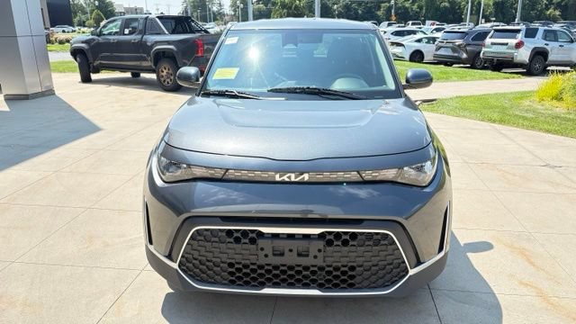 Used 2023 Kia Soul LX w/ Option Group 015 FWD image 2