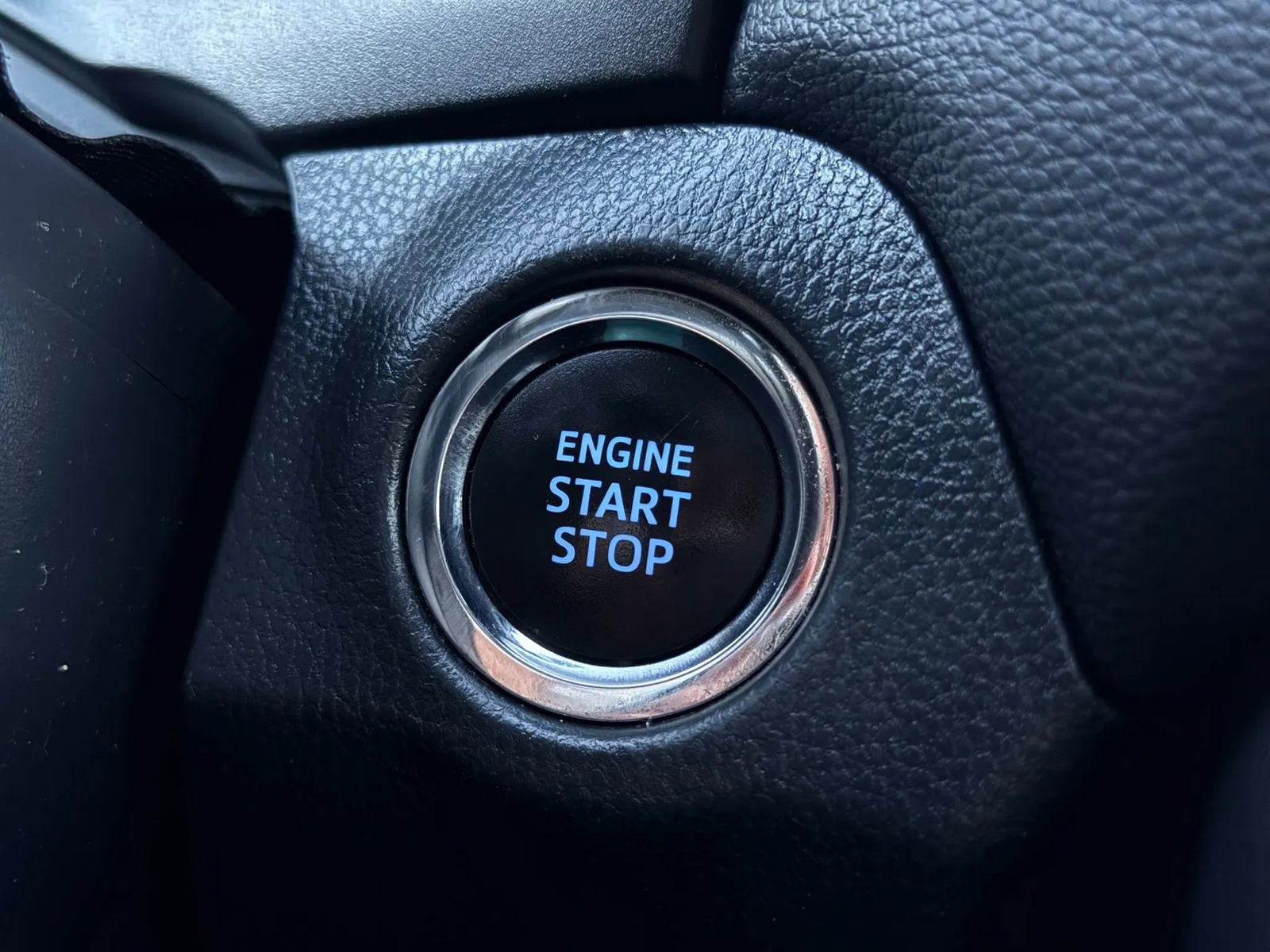 Used 2019 Toyota RAV4 Limited w/ Cold Weather Package image 20