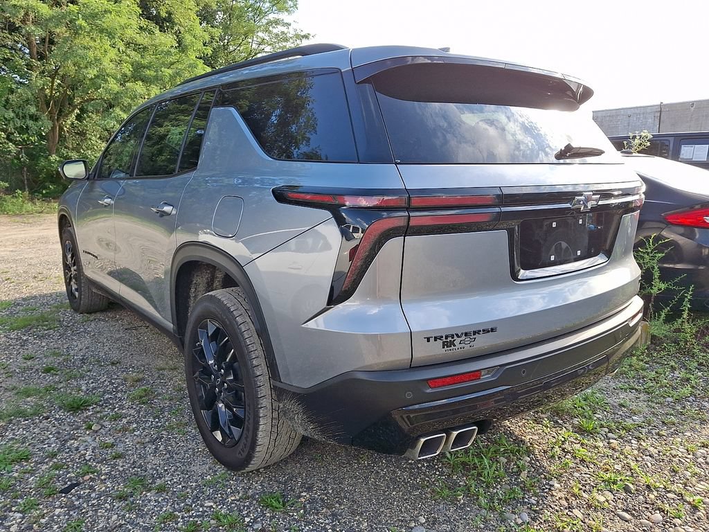 Used 2024 Chevrolet Traverse LT w/ Midnight/Sport Edition FWD image 6