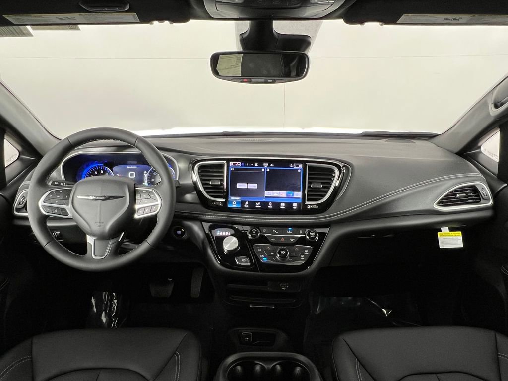 New 2026 Chrysler Pacifica Select image 14