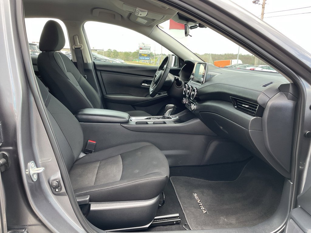 Used 2025 Nissan Sentra SV w/ All-Weather Package image 17