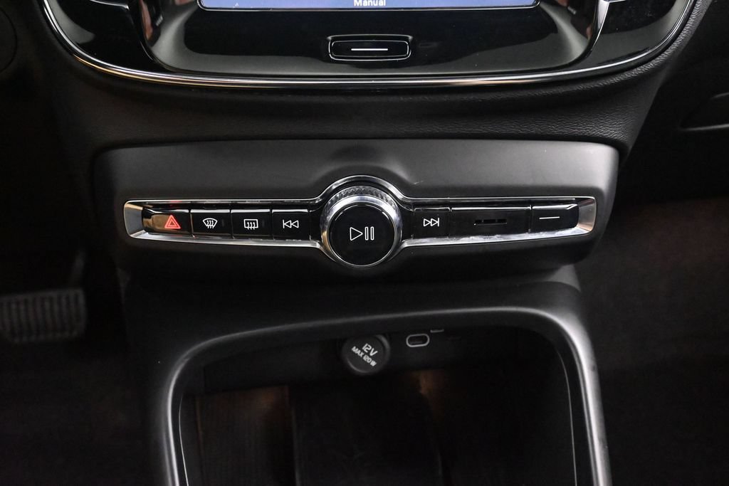 Used 2023 Volvo C40 P8 Recharge Ultimate AWD/4WD image 38