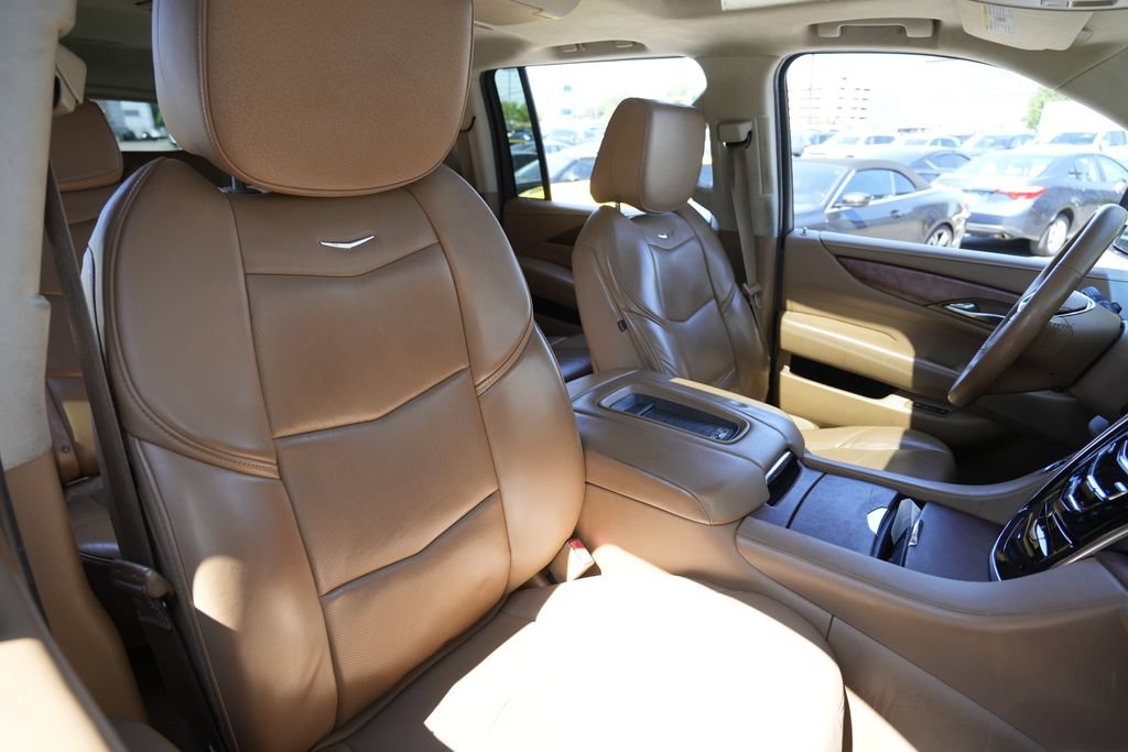 Used 2015 Cadillac Escalade ESV Platinum AWD/4WD image 29