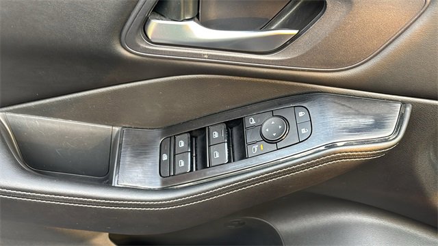 Used 2024 Nissan Rogue SV image 12