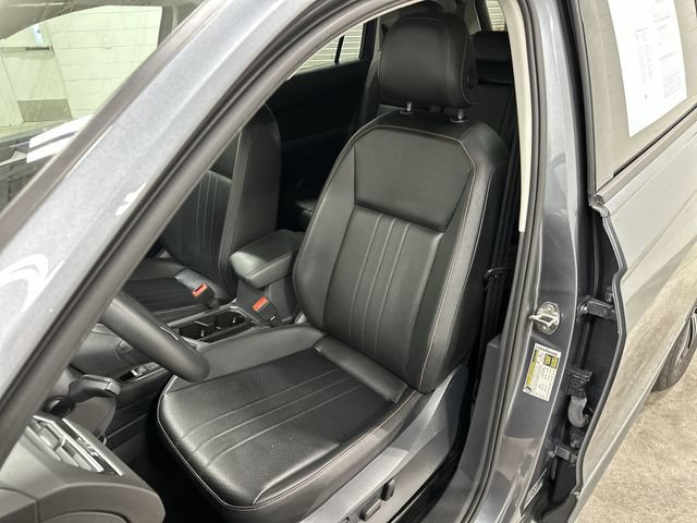 Used 2024 Volkswagen Tiguan SE FWD image 15