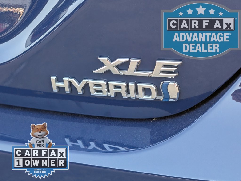 Used 2024 Toyota Camry XLE w/ Cold Weather Package FWD image 32
