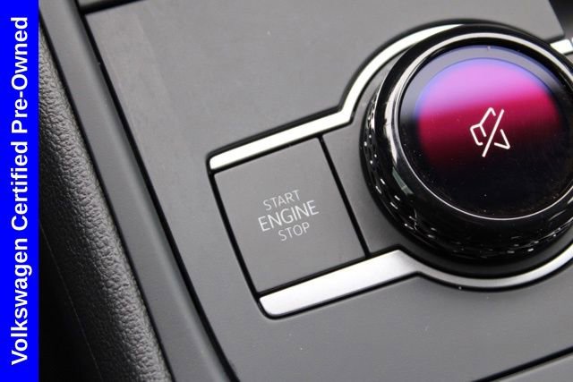 Used 2025 Volkswagen Tiguan SE image 32