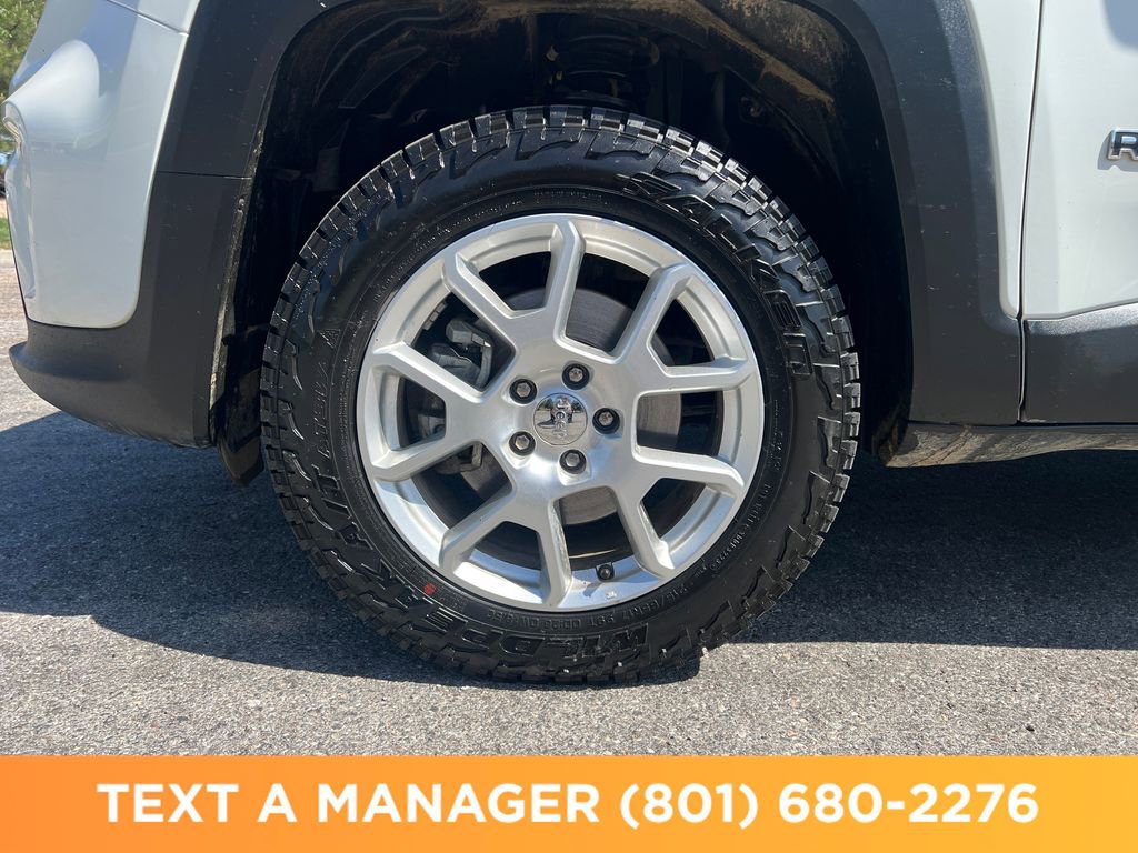 Used 2019 Jeep Renegade Latitude w/ Cold Weather Group AWD/4WD image 23