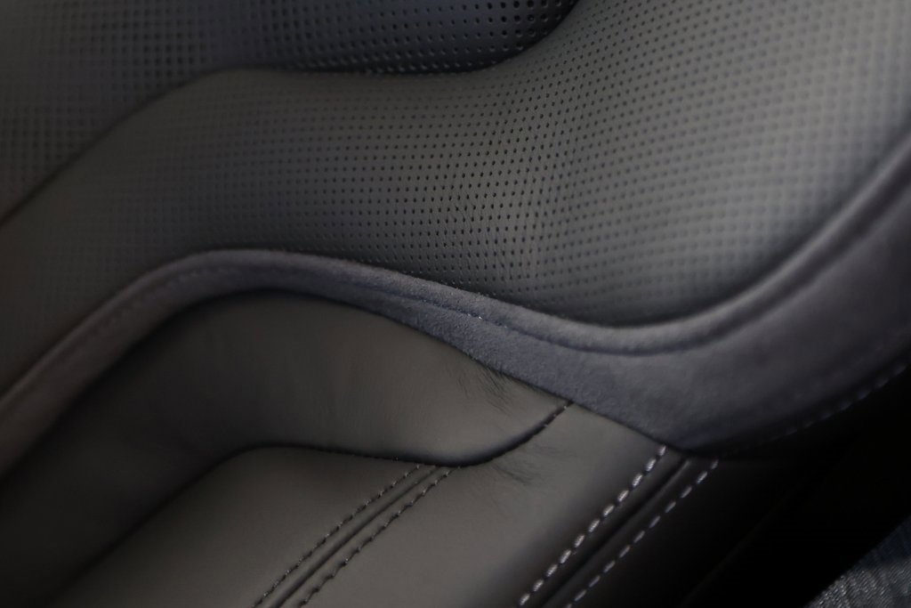 Used 2025 BMW M3 w/ Executive Package image 39