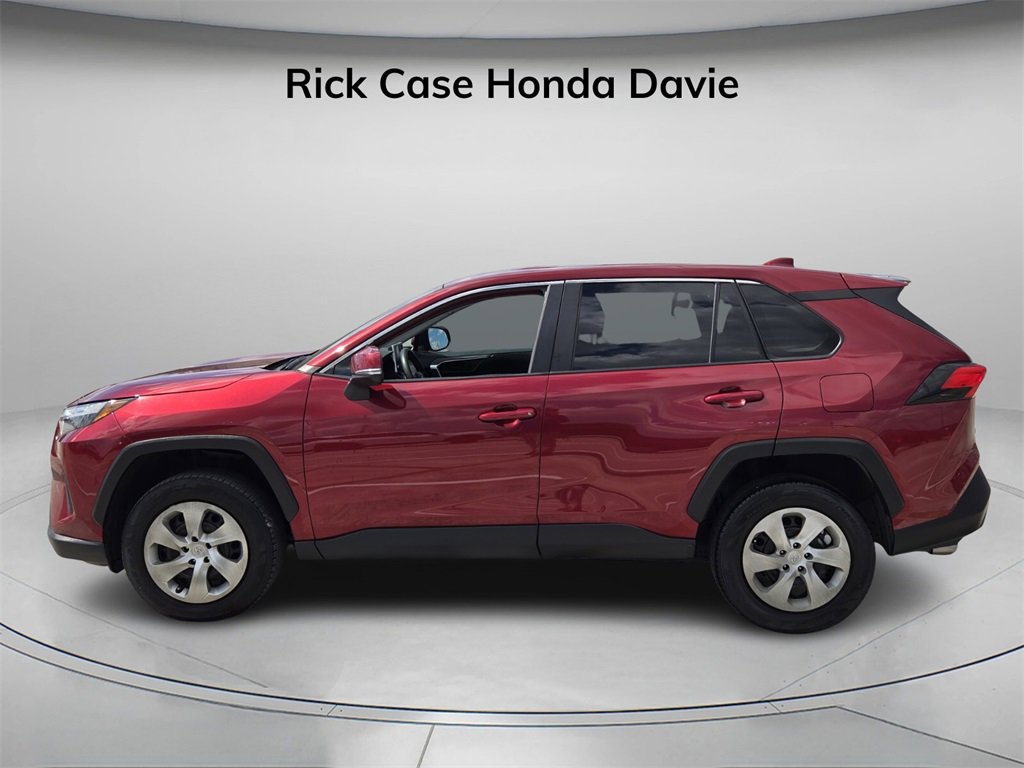 Used 2023 Toyota RAV4 LE image 4