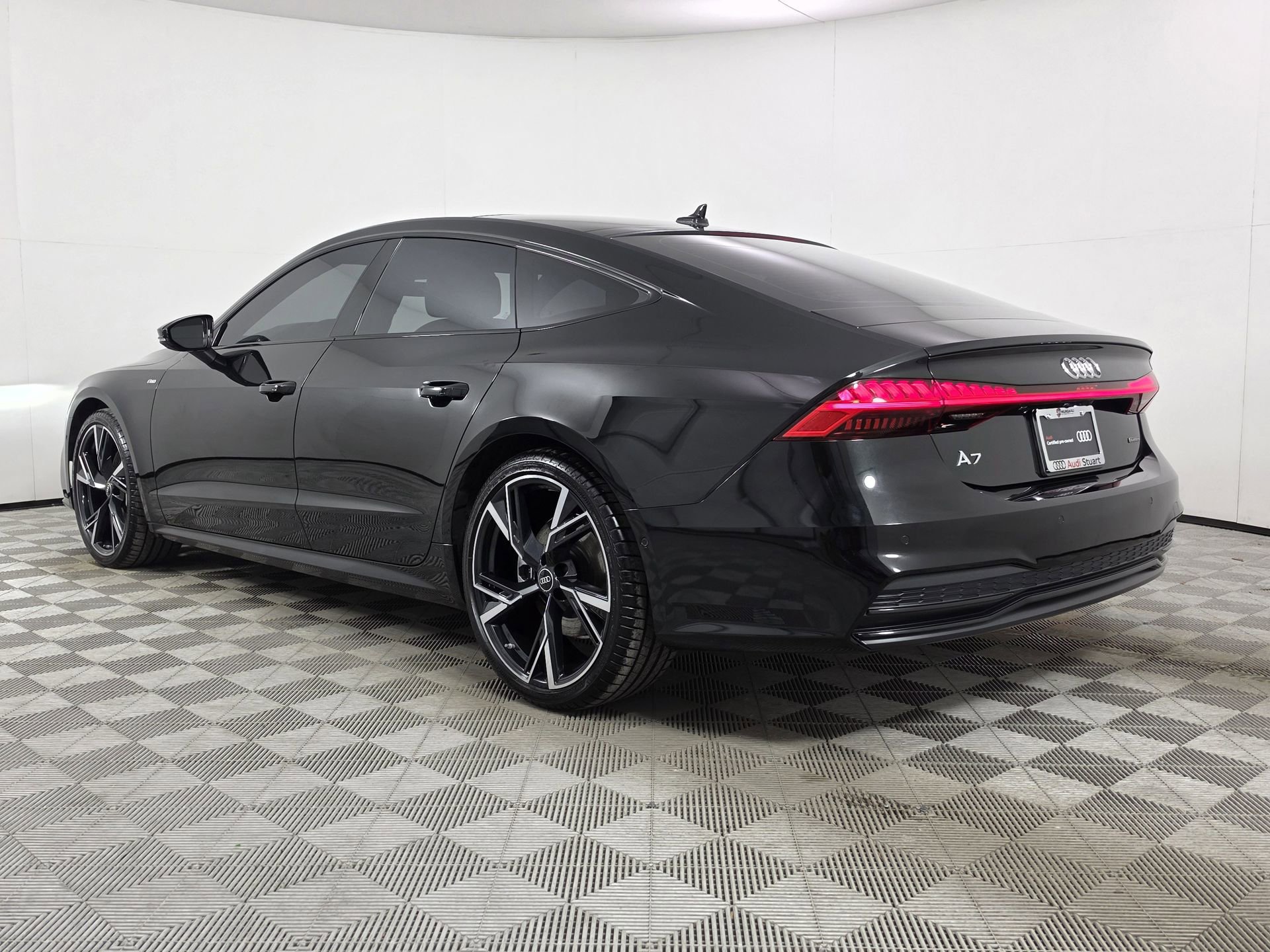 Certified 2025 Audi A7 3.0T Prestige AWD/4WD image 5