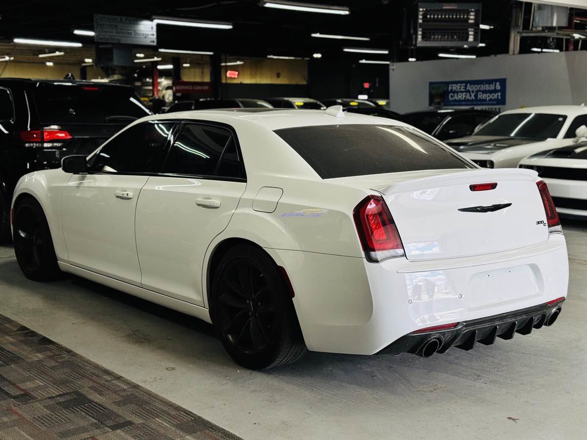 Used 2023 Chrysler 300 C RWD image 7