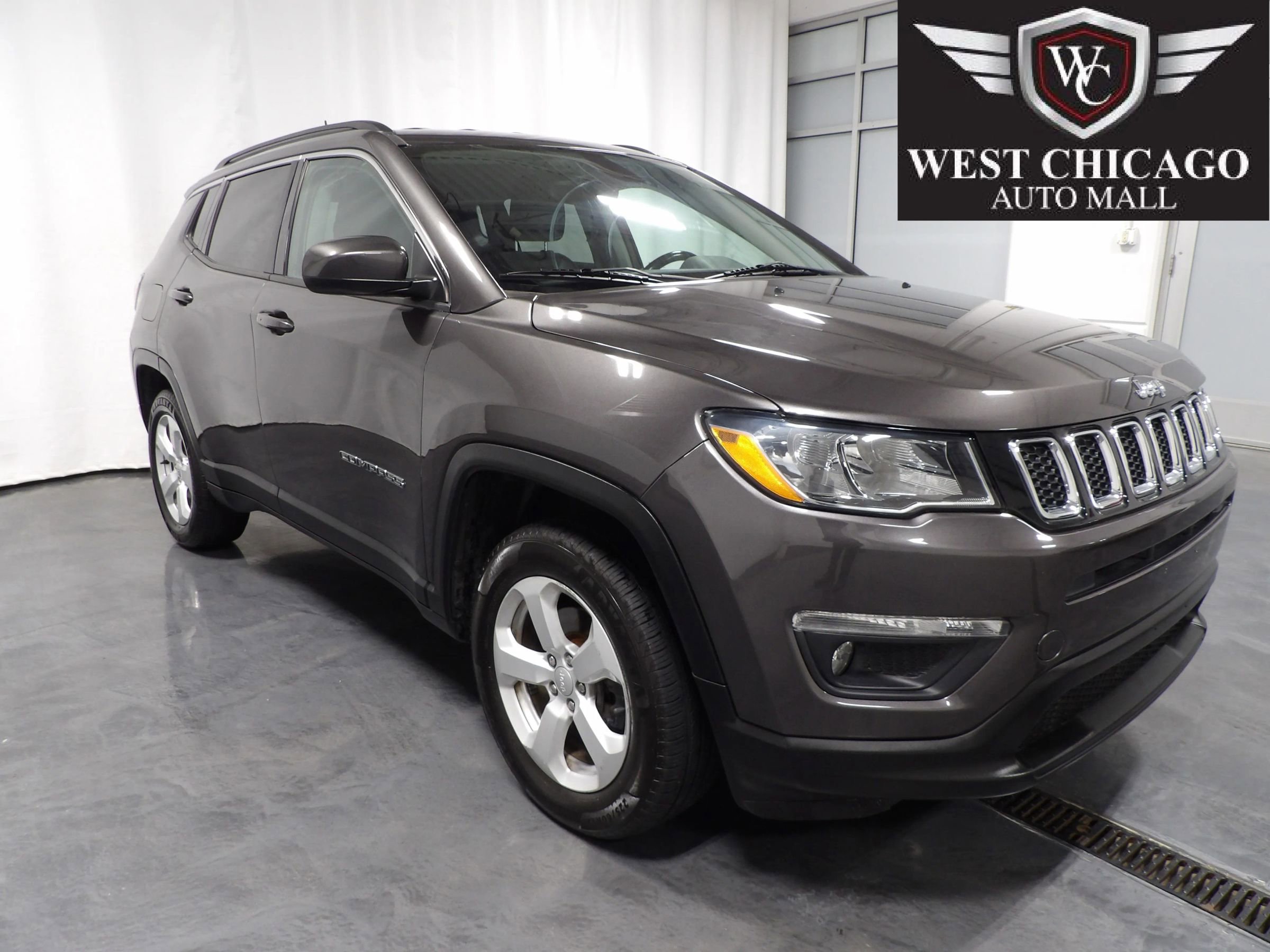 Used 2017 Jeep Compass Latitude image 1