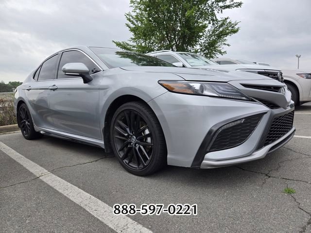 Used 2022 Toyota Camry XSE FWD image 10