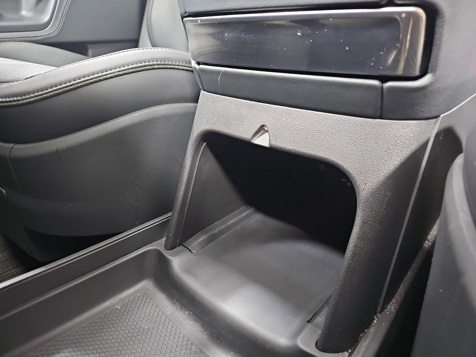 Used 2023 Rivian R1T Adventure image 31