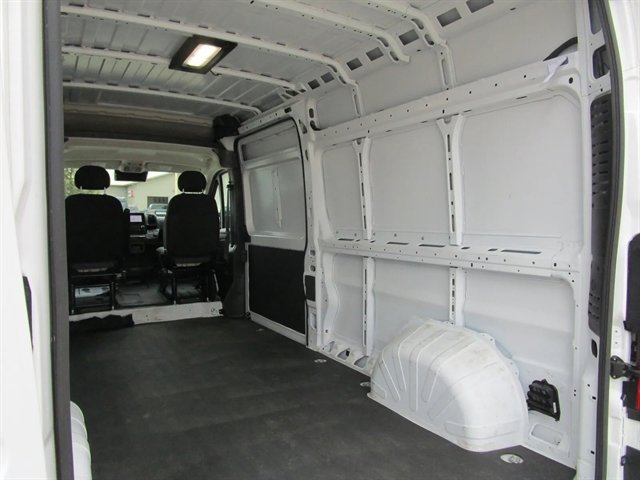 Used 2025 RAM ProMaster 2500 w/ Convenience Group image 14
