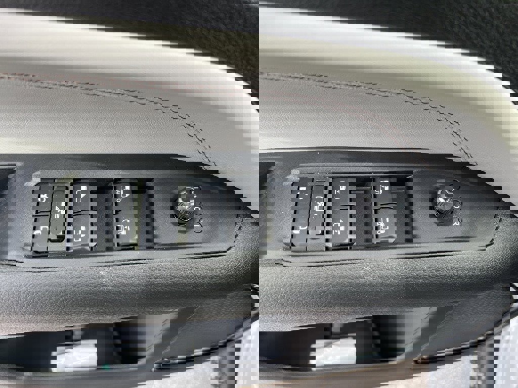 New 2026 Jeep Compass Limited image 19