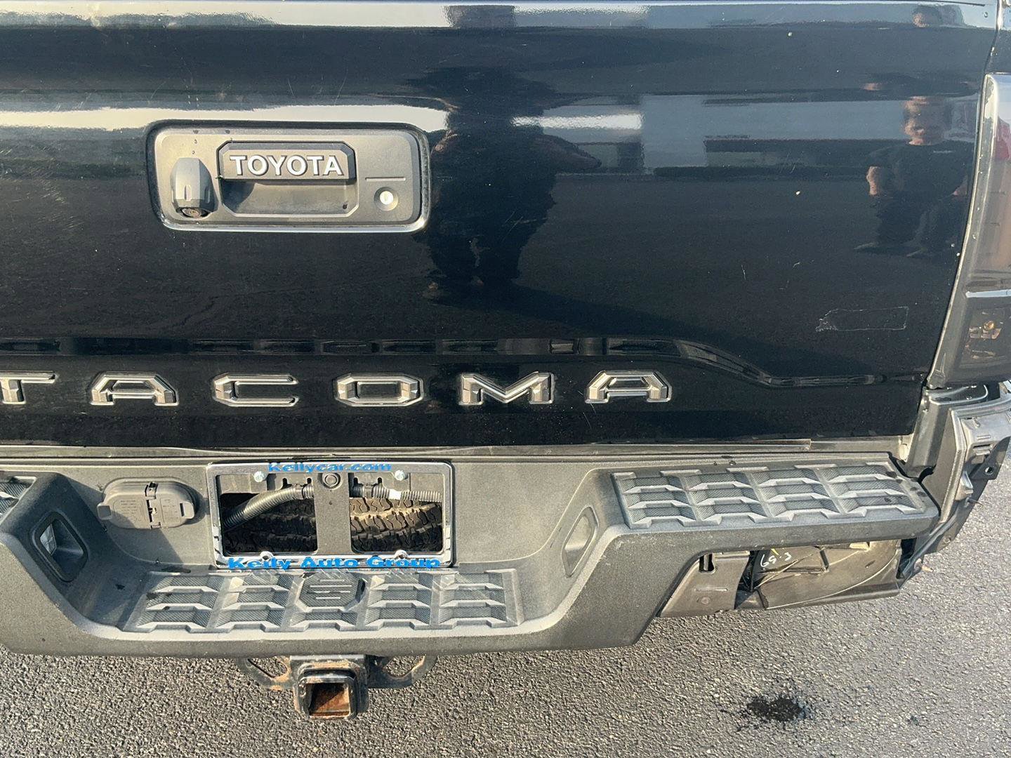 Used 2017 Toyota Tacoma TRD Off-Road w/ Tow Package (A/T) image 35