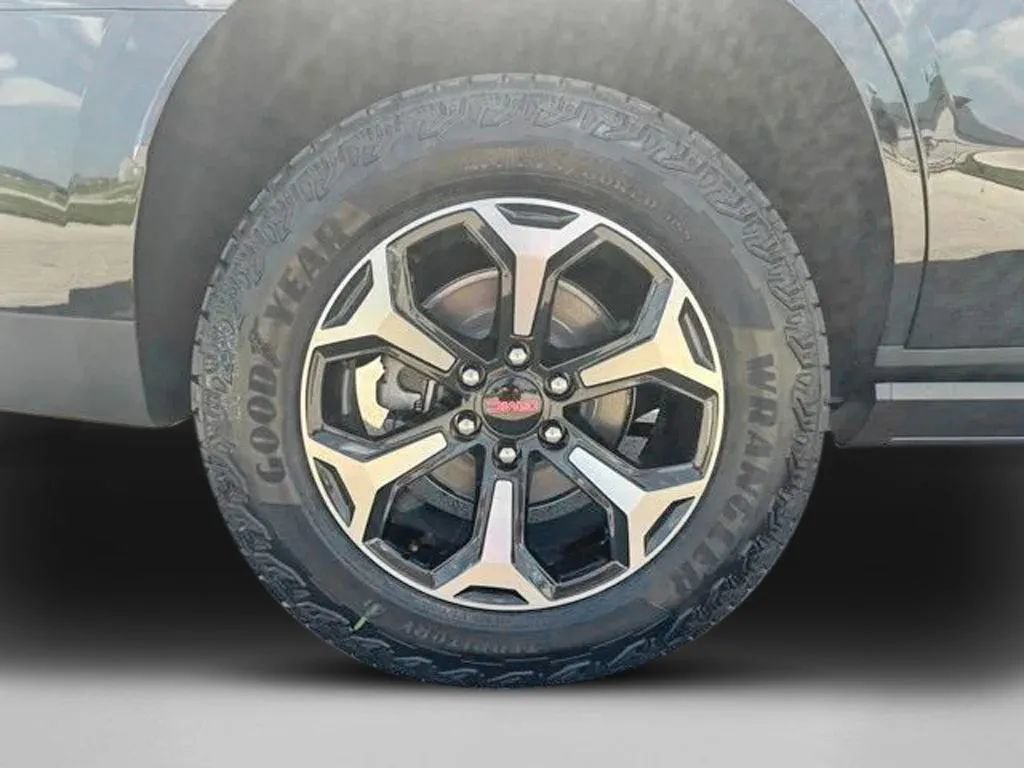 New 2026 GMC Yukon AT4 w/ AT4 Premium Plus Package AWD/4WD image 34