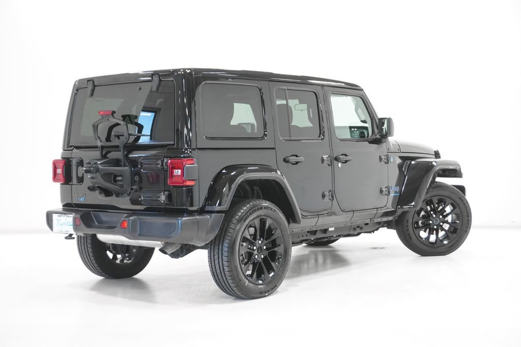Certified 2025 Jeep Wrangler Unlimited Sahara w/ Safety Group image 9