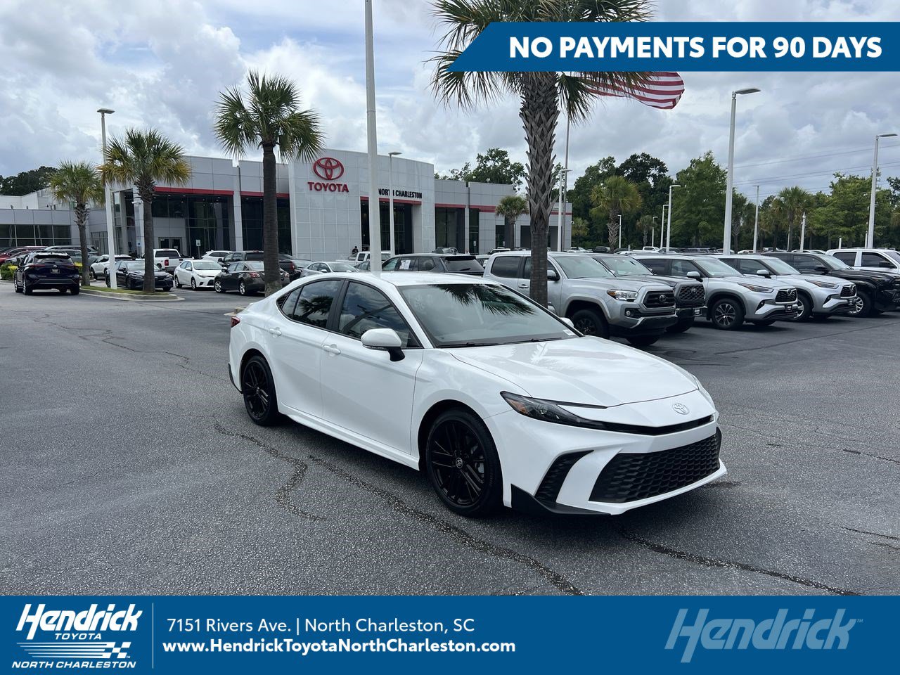 Used 2026 Toyota Camry SE FWD image 1