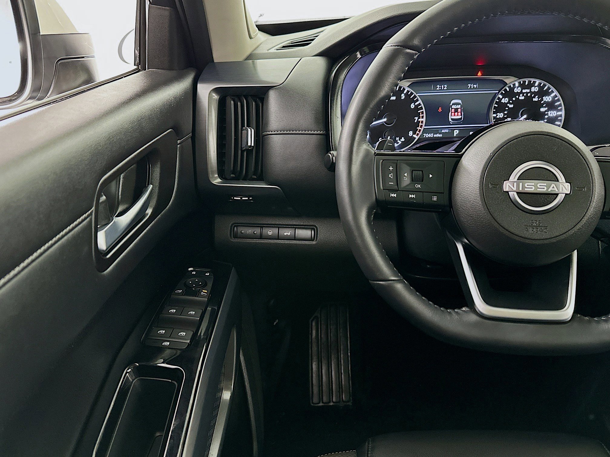 Used 2024 Nissan Pathfinder SL w/ SL Premium Package image 10