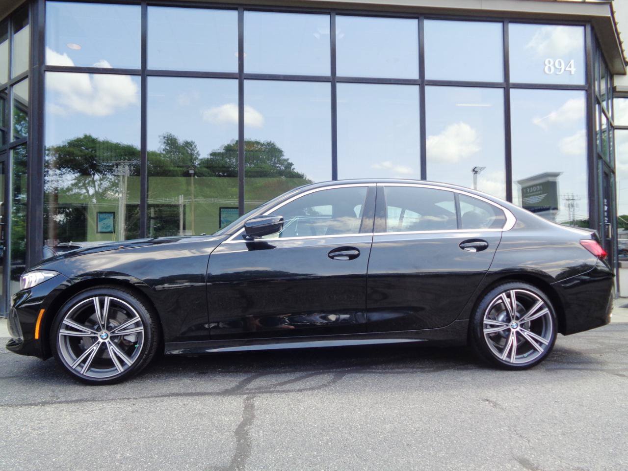Used 2023 BMW 330i xDrive Sedan w/ Premium Package AWD/4WD image 8