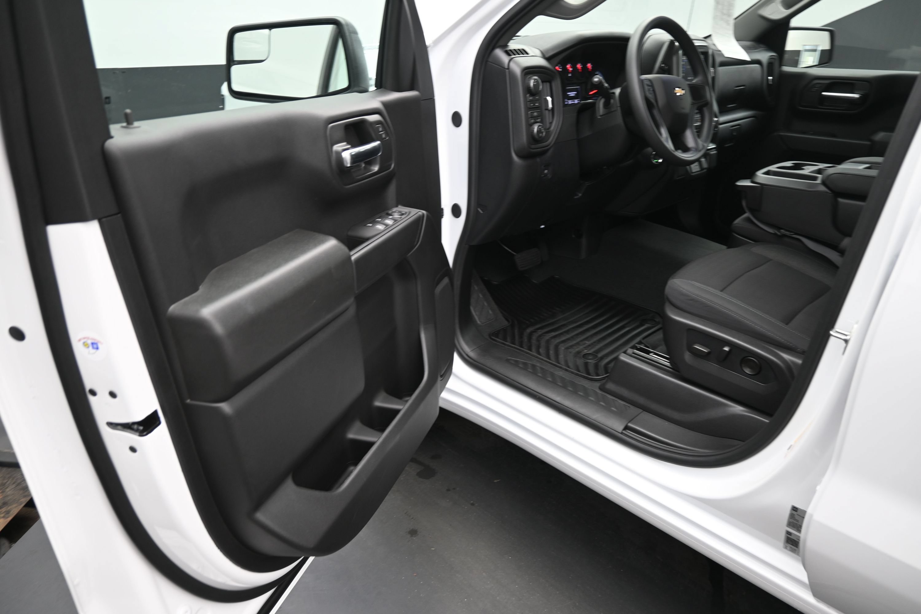 Used 2026 Chevrolet Silverado 1500 Custom AWD/4WD image 15