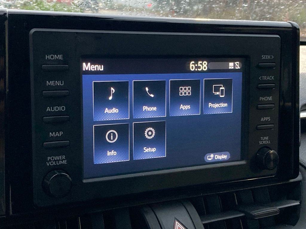 Used 2019 Toyota RAV4 LE FWD image 17