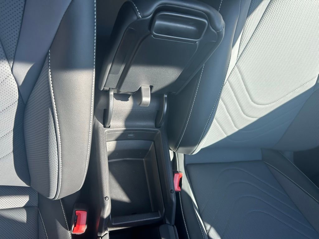 Certified 2025 Volkswagen Tiguan SE R-Line image 41